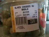 Olives cassées au basilic