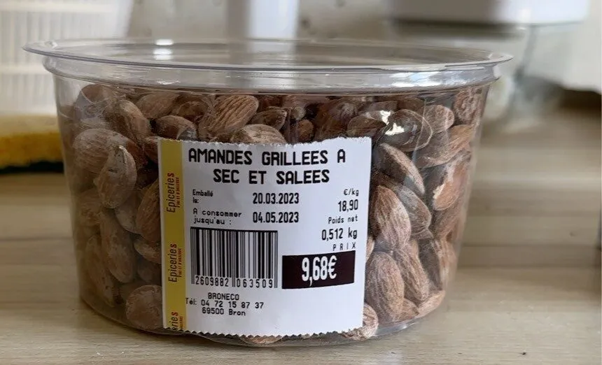 Amandes grillees a sec et salees