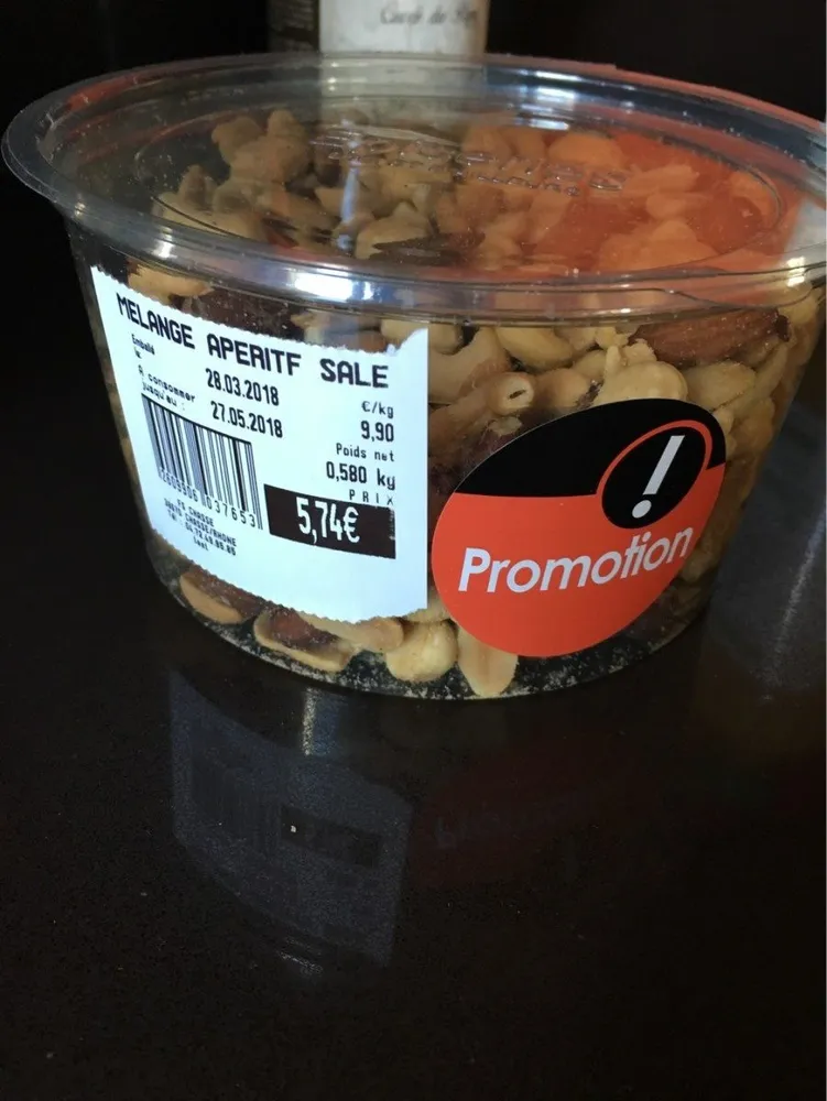 Melange aperetif sale