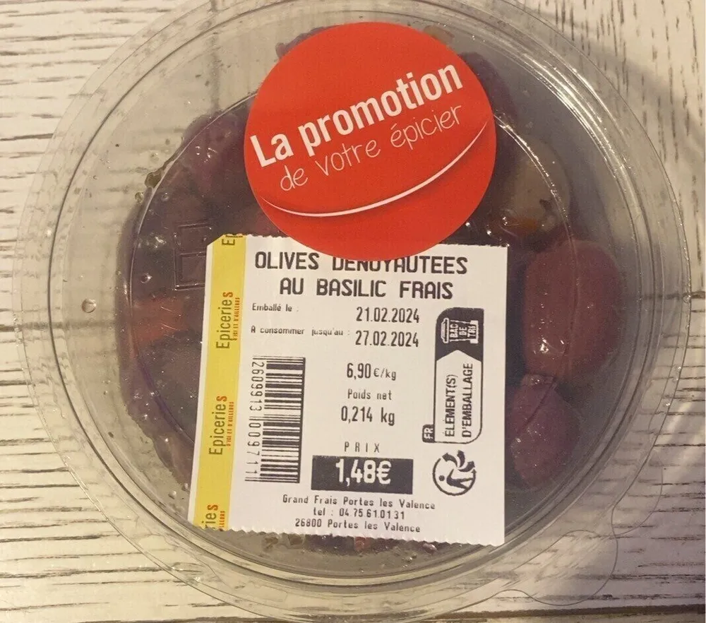 Olives denoyautees au basilic frais