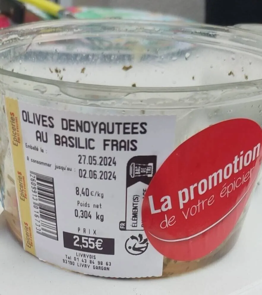 Olives dénoyautées au basilic frais