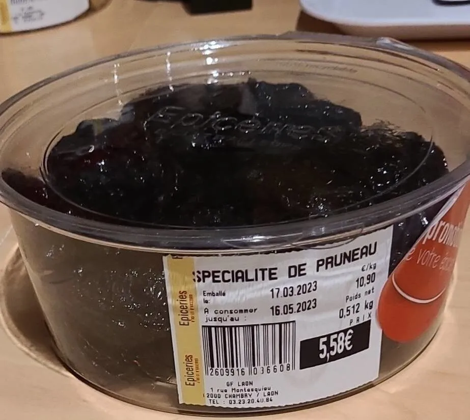 Pruneau
