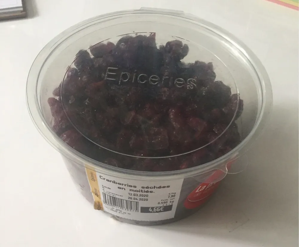 cranberries séchées en moitiés