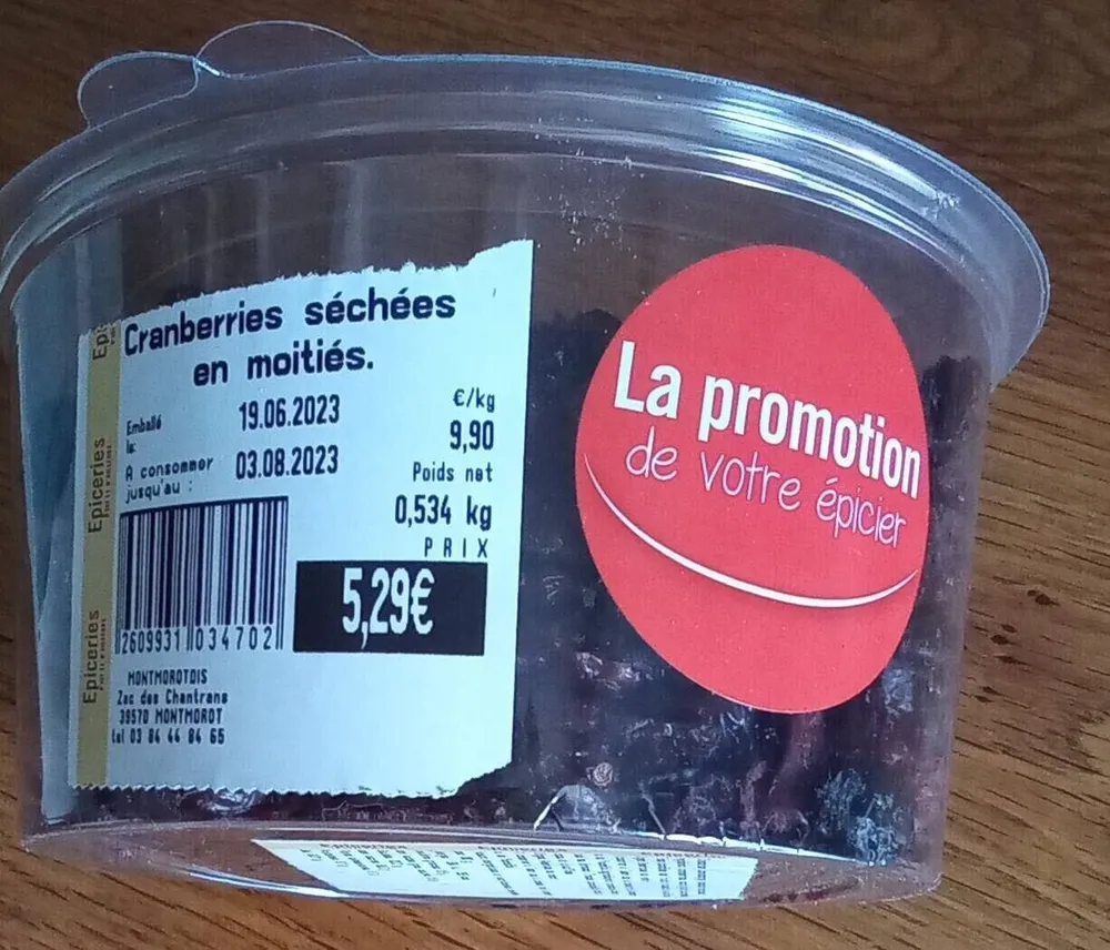 Cranberries séchées en moitié