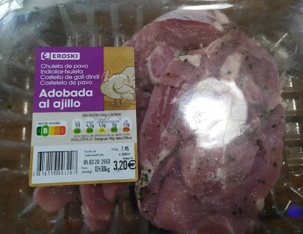 Chuletas de pavo adobadas al ajillo