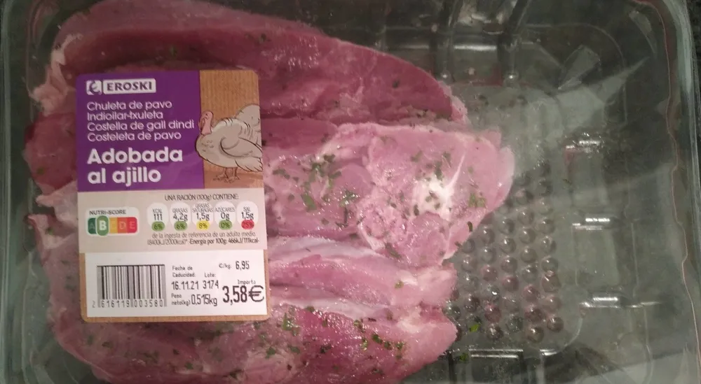 Chuleta de pavo adobada al ajillo