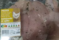 Pechuga de pollo adobada al ajillo