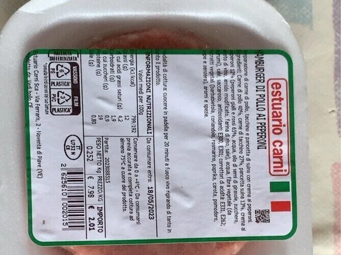 Hamburger di pollo au peperoni
