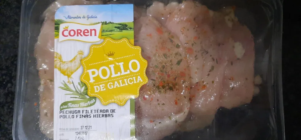 Pechuga Fileteada de Pollo a las Finas Hierbas