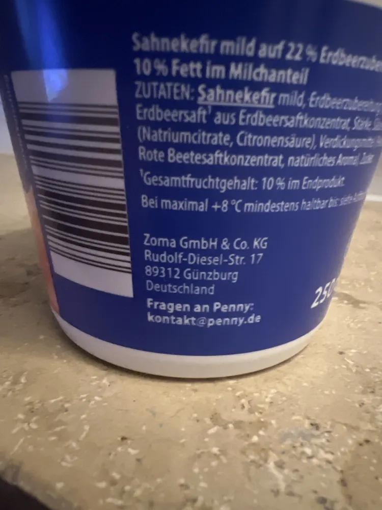 Sahnekefir mild auf 22 % Erdbeerzubereitung