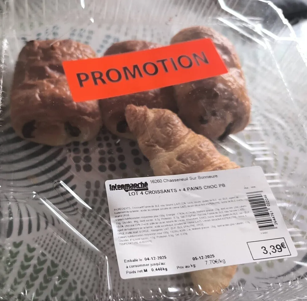 Pains au chocolat et croissant