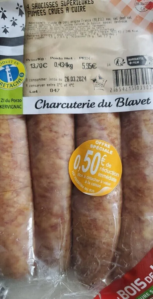 4 saucisses supérieures fumées crues à cuire