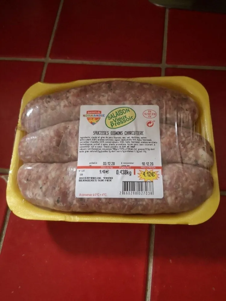 Saucisses oignons charcuterie