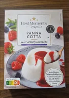 Panna Cotta mit Waldfruchtsauce