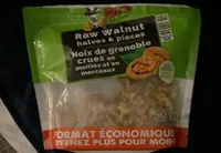 Raw walnut halves and peices