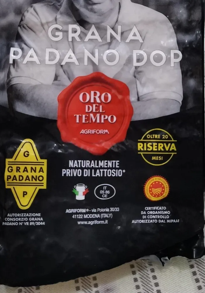 Formaggio Grana Padano dop