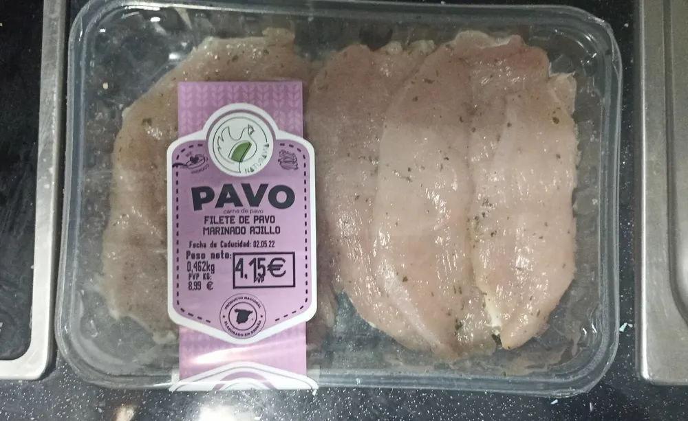 Filete de pavo marinado al ajillo