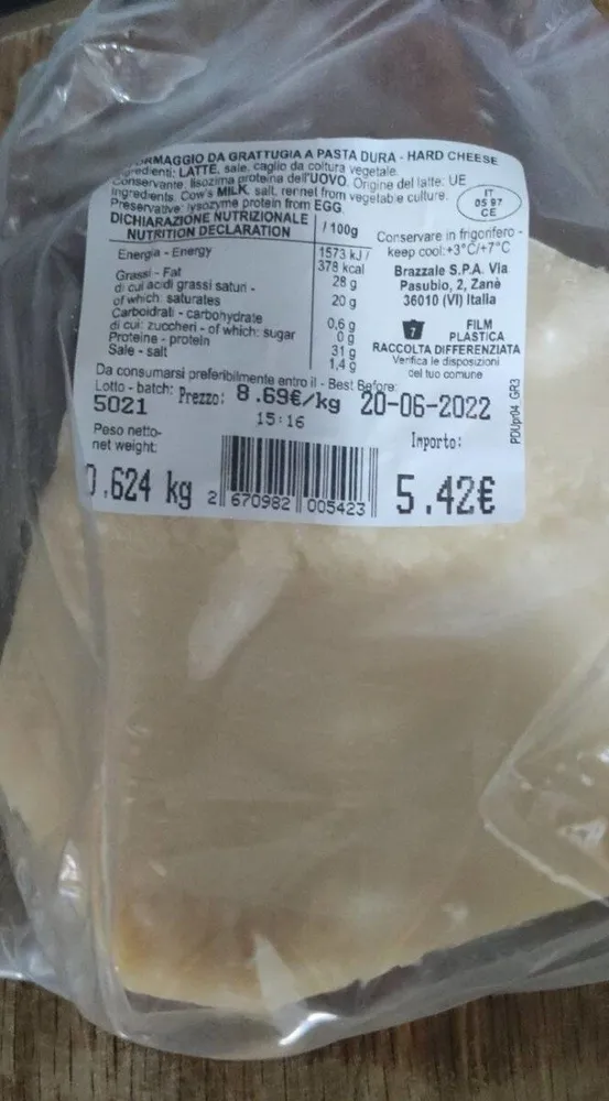 Formaggio da grattugia a pasta dura