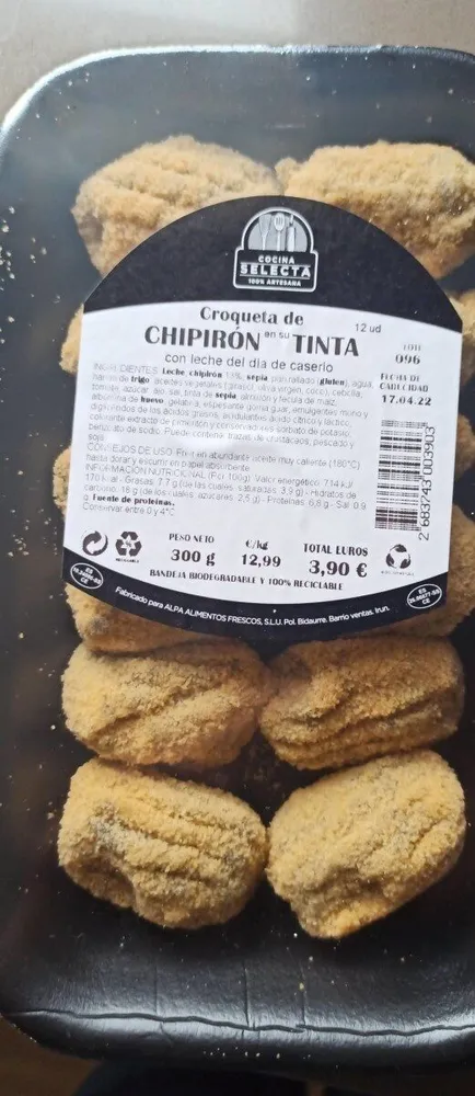 Croqueta de chipiron en su tinta