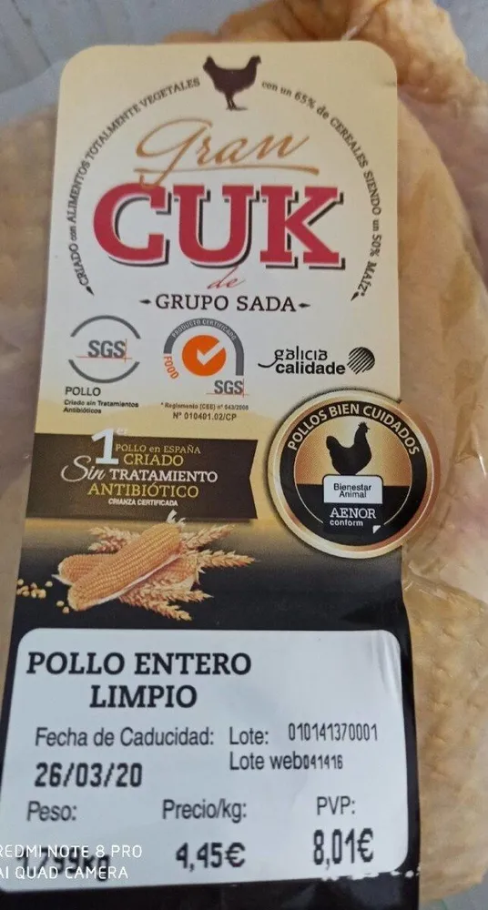 Pollo entero limpio