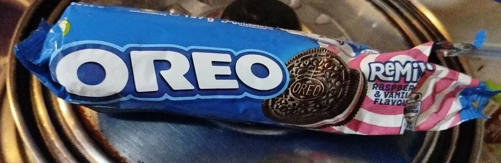 Oreo remix raspberry &vanilla flavour