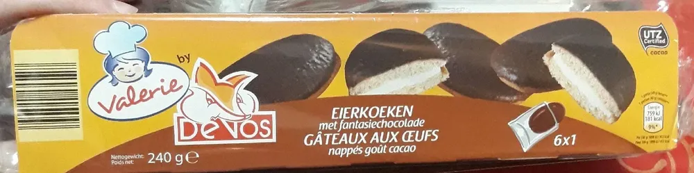 Gâteaux aux oeufs nappés. Goût cacao .