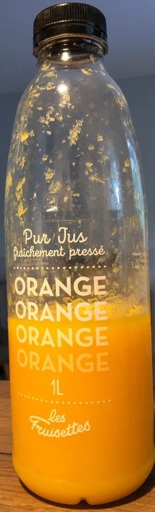 Pur jus d'orange fraîchement pressé