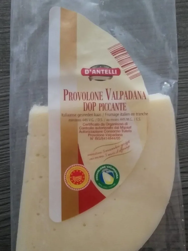 Provolone Valpadana dop piccante