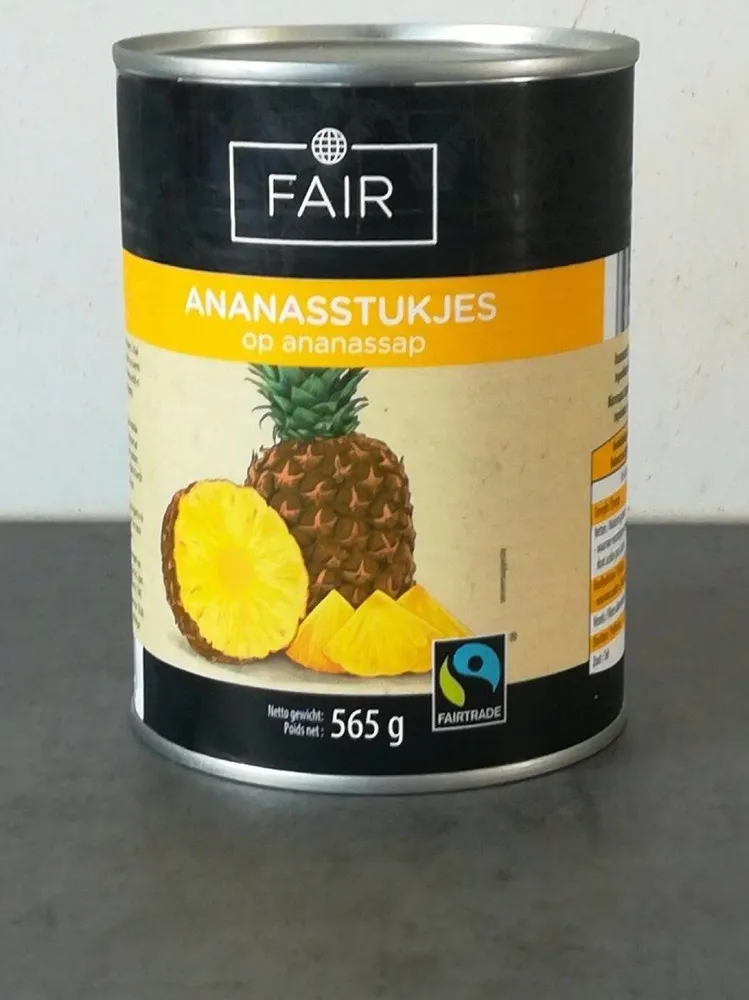 Ananasstukjes op eigen sap