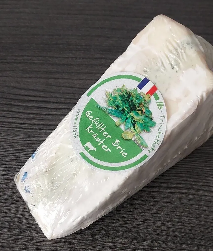 gefüllter Brie mit Kräutern