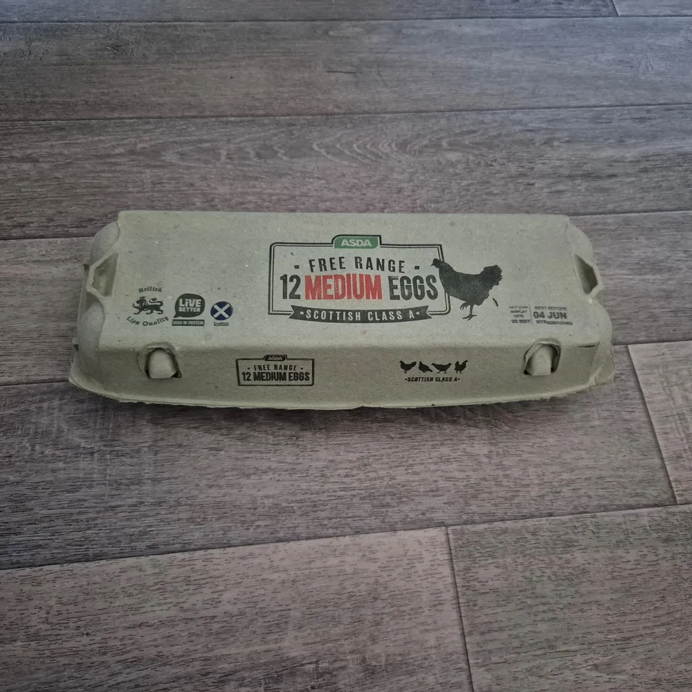 Medium free range eggs