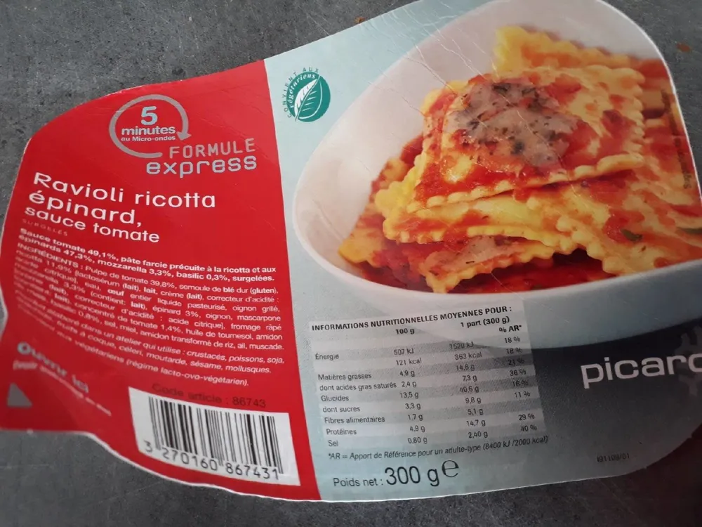 Ravioli ricotta épinard sauce tomate