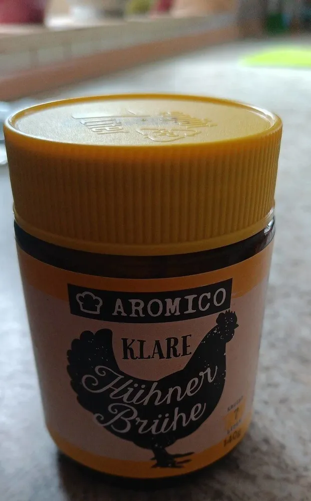 klare Hühnerbrühe