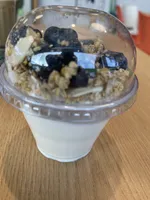Iogurte Gregory com muesli e mirtilos C&B