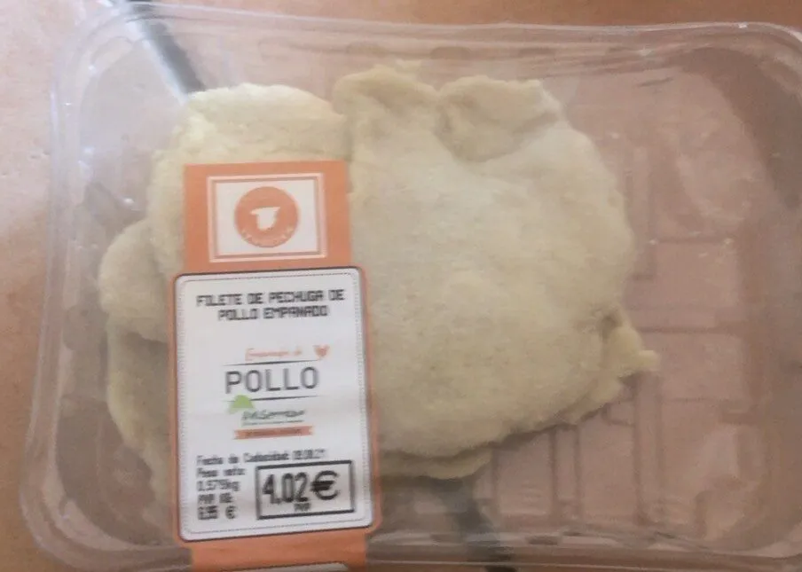 Filete de pechuga de pollo empanado