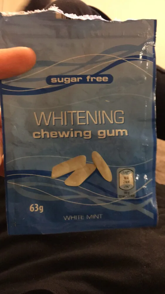 Whitening chewing gum (sugar free)