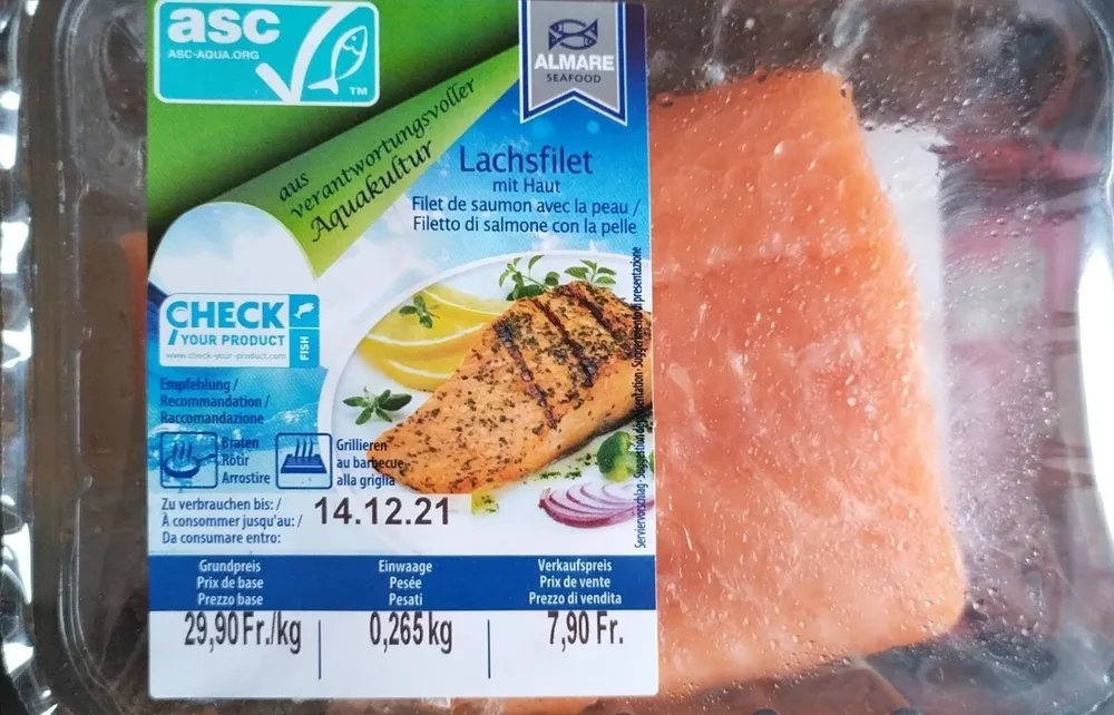 Saumon avec la peau