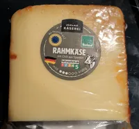 Bio Hartkäse Aus Heumilch Verfeinert Mit Chili