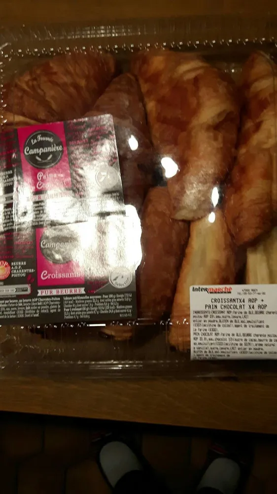 Croissant et pain chocolat aop