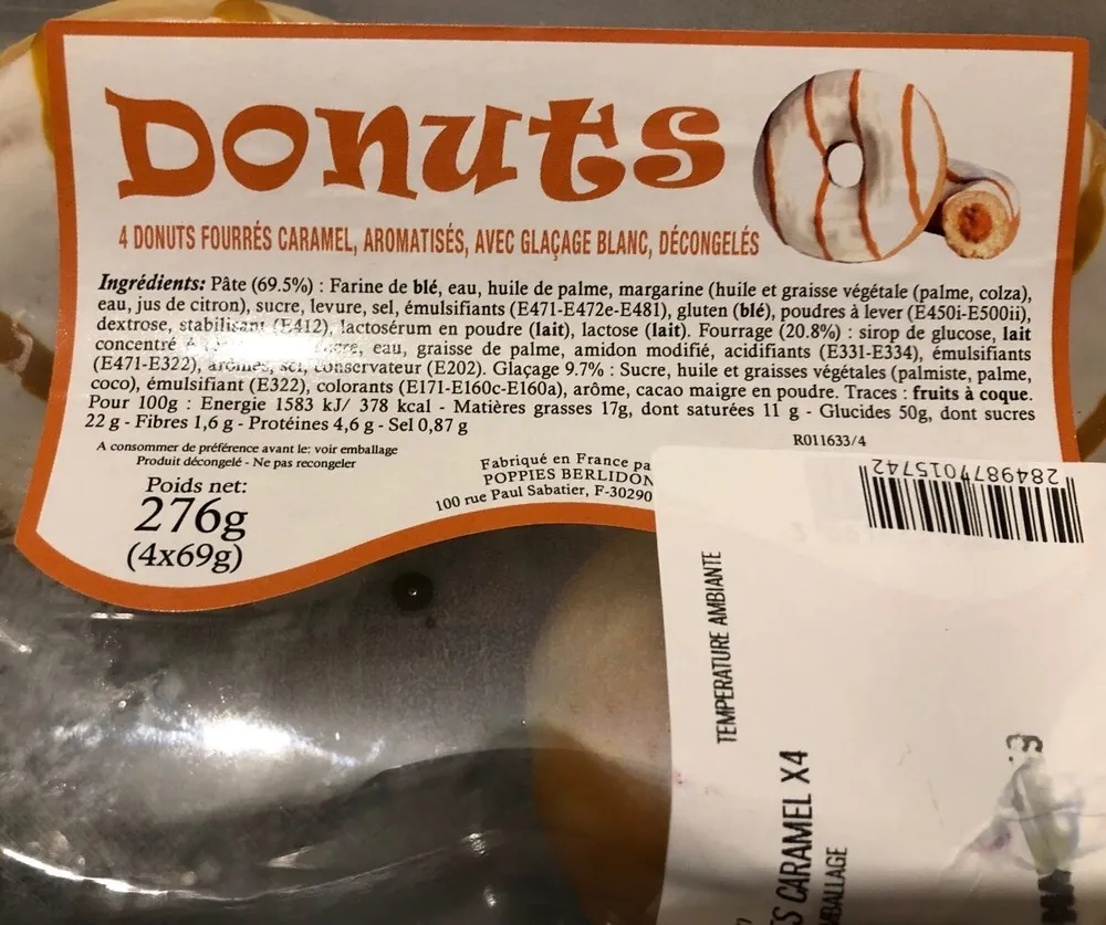 Donuts fourrés caramel, aromatisés, avec glacage blanc