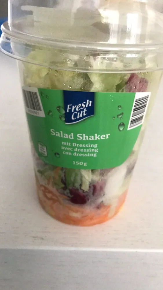 Fresh cut salad shaker avec dressing
