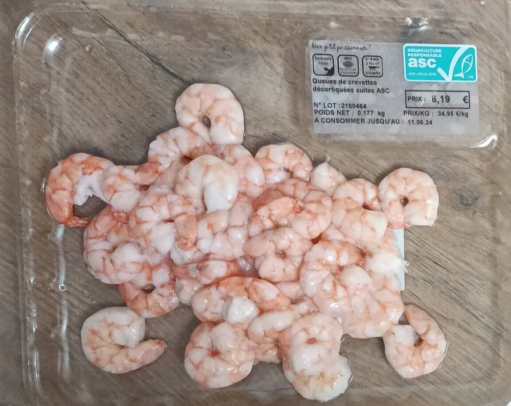 Queues de crevettes cuites