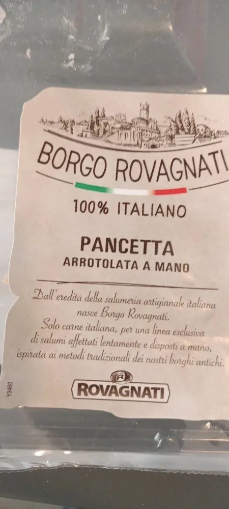 Pancetta di suino arrotolata e stagionata