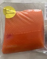 SAUMON FUME NON TRANCHE COUPE AVEC PEAU