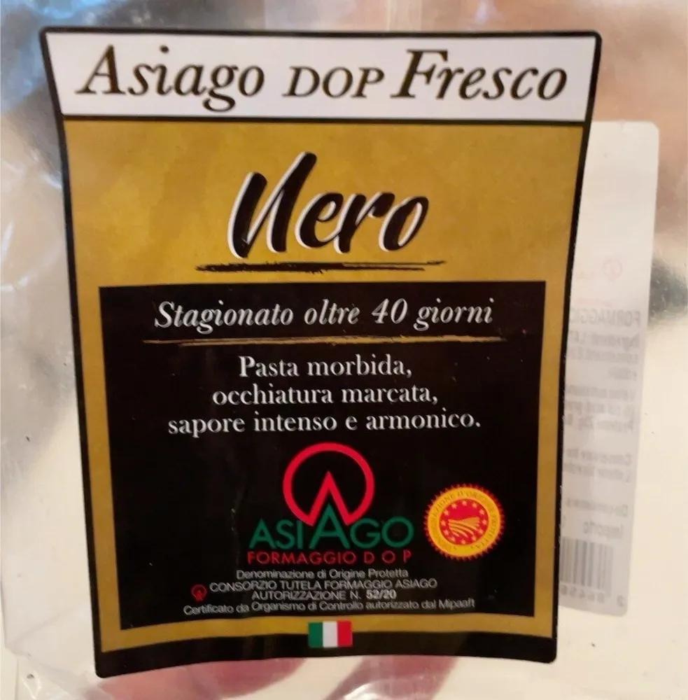 Asiago dop fresco nero