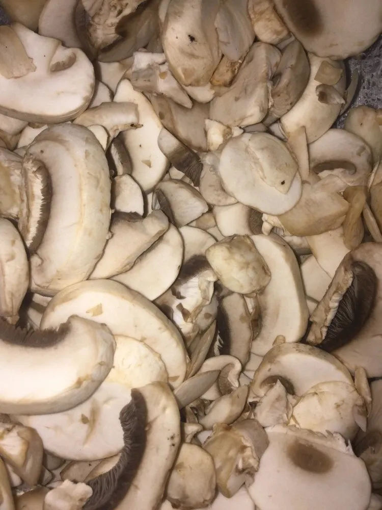 Champignons éminces