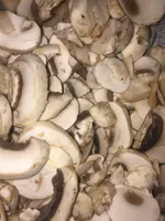 Champignons éminces
