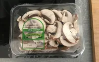 Eminces de champignons bruns