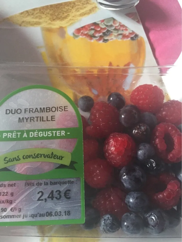 Framboises et myrtilles
