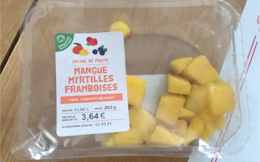 Salade de fruits mangue myrtilles framboise